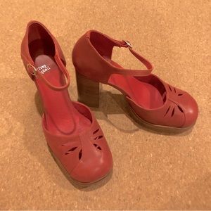 Jeffrey Campbell Star Man Pump in red